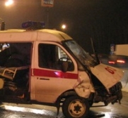 На северо-западе столицы столкнулась маршрутка с машиной скорой помощи, трое пострадали 