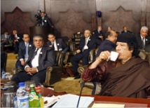 Муаммар Каддафи предложил жителям Бенгази сложить оружие в обмен на амнистию 