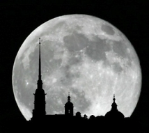 Сегодня Луна приблизится к Земле на рекордно близкое расстояние за последние 19 лет
