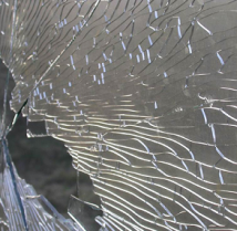 В центре Москвы тяжело ранили женщину, бросив камень в окно троллейбуса