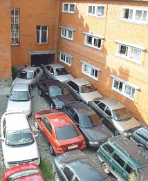 Неправильная парковка в Москве и Петербурге стоит вдвое дороже, чем в других городах России