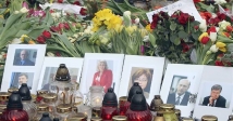 Москвичи у посольства Польши почтили память погибших в Смоленске