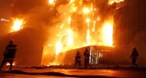 Пожар в промышленном складе Петербурга потушен, жертв нет