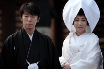 Японцы ответили на землетрясение, цунами и аварию АЭС... свадьбами