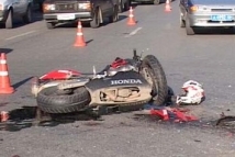 В Москве на ТТК мотоциклист врезался в легковушку 