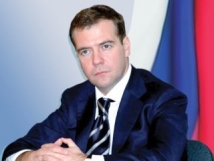 Медведев заставляет чиновников думать о преемниках