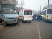 Грузовик выехал на встречку и врезался в пешеходов в Воронеже 
