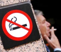 В Нью-Йорке запретили курить в общественных местах