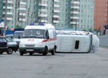 В Москве при столкновении с «газелью» опрокинулась маршрутка. Пострадало 10 человек 