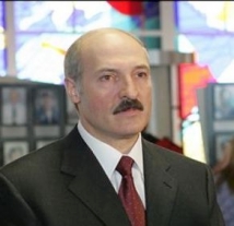 Лукашенко отругал белорусов за беготню по магазинам 