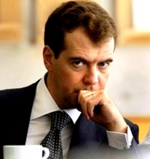 Медведев ждет предложений об увольнении чиновников на основании утраты к ним доверия 