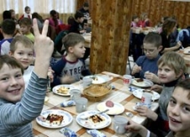 В подмосковном детском оздоровительном лагере отравились 34 ребенка 