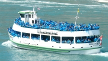 30 пассажиров едва не утонули в Черном море из-за перегрузки катера