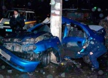 В Москве Audi врезалась в фонарный столб: двое погибших 