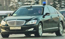 Единороссы отстаивают право чиновников ездить на дорогих авто 