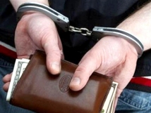 Два экс-чиновника ФМС задержаны по подозрению в мошенничестве