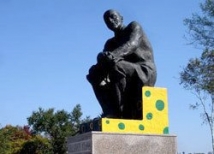 В городе Находка появился памятник «Ильич на сыре» 