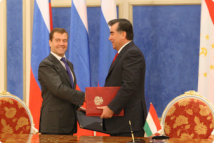Посол России в Таджикистане после встречи с Эмомали Рахмоном вылетел в Москву 