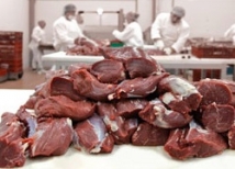 Полицейские изъяли четыреста тонн испорченного мяса 