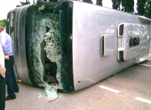 Автобус перевернулся в Казахстане, травмировано 27 человек