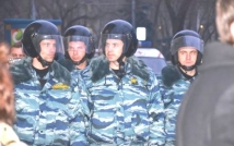 ОМОН и полицейские стянуты на проспект Сахарова в Москве