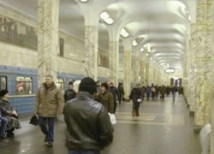 Движение поездов по Замоскворецкой линии московского метро было прервано из-за задымления 