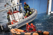 Поиск людей на Costa Concordia вновь приостановлен 