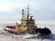 Во льдах Азовского моря застряли шесть судов 