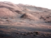 Ученые получили первые фотографии Марса от марсохода Curiosity 