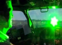 В Москве ищут хулиганов, ослепивших лазерным лучом экипаж самолета 
