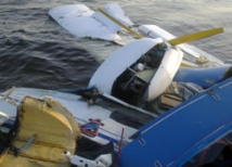 Под Анапой самолет-амфибия упал на воду и развалился 