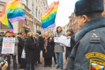 Директор московского лицея опроверг сообщения об увольнении преподавателя за участие в гей-пикете 