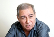 В Азербайджане объявлена награда за ухо писателя Акрама Айлисли 
