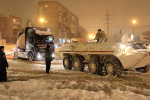 В Смоленске в бой со снегом брошены БТР-ы 