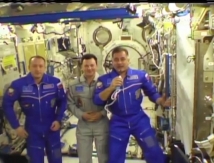 У космонавтов в открытом космосе возникли проблемы с новым оборудованием 