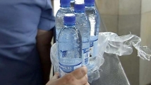 В метро и на вокзалах Москвы организована бесплатная раздача питьевой воды  
