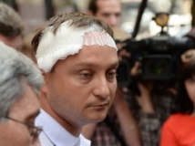 Кавказец, избивший депутата Худякова, во время опознания напал на него с дыроколом 
