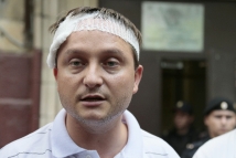 Избитого депутата Худякова пытаются подкупить «огромными деньгами» 