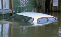 Утонувшие машины и подъезды: вода в Амуре превысила исторический максимум 