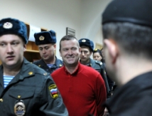 Леонид Развозжаев в нарушение норм УПК пробудет под арестом до февраля 2014 года 