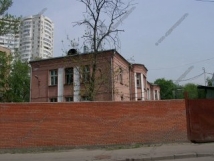 Десятки чеченцев с арматурой, битами и огнестрельным оружием штурмовали здание в столице 