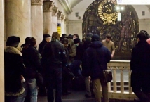 В вагоне московского метро двое мужчин нанесли ножевые ранения пассажиру