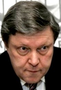ЦИК: Явлинский имеет право обжаловать регистрацию Прохорова