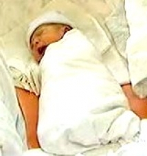 У детсада в Москве в сугробе нашли новорожденного подкидыша 