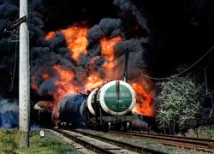 В Комсомольске-на Амуре загорелись цистерны с нефтью 