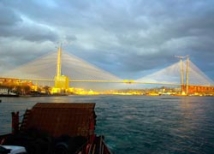 Построен мост через бухту Золотой Рог во Владивостоке 