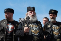 Православные активисты не позволили гражданам молиться за отставку Путина 