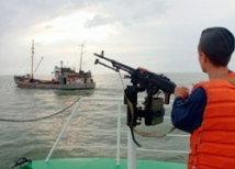 Российский пограничный корабль обстрелял китайскую рыболовную шхуну в Японском море 
