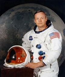 В США умер Нил Армстронг — первый человек, ступивший на Луну 
