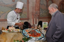 Смольный закупает для чиновников фуа-гра и пармскую ветчину, невзирая на «пищевые» контрсанкции 